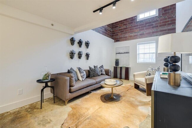 Foto del edificio - One bedroom loft in Midtown OKC!