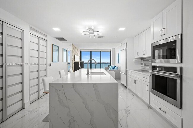 Foto del edificio - 460 NE 28th St