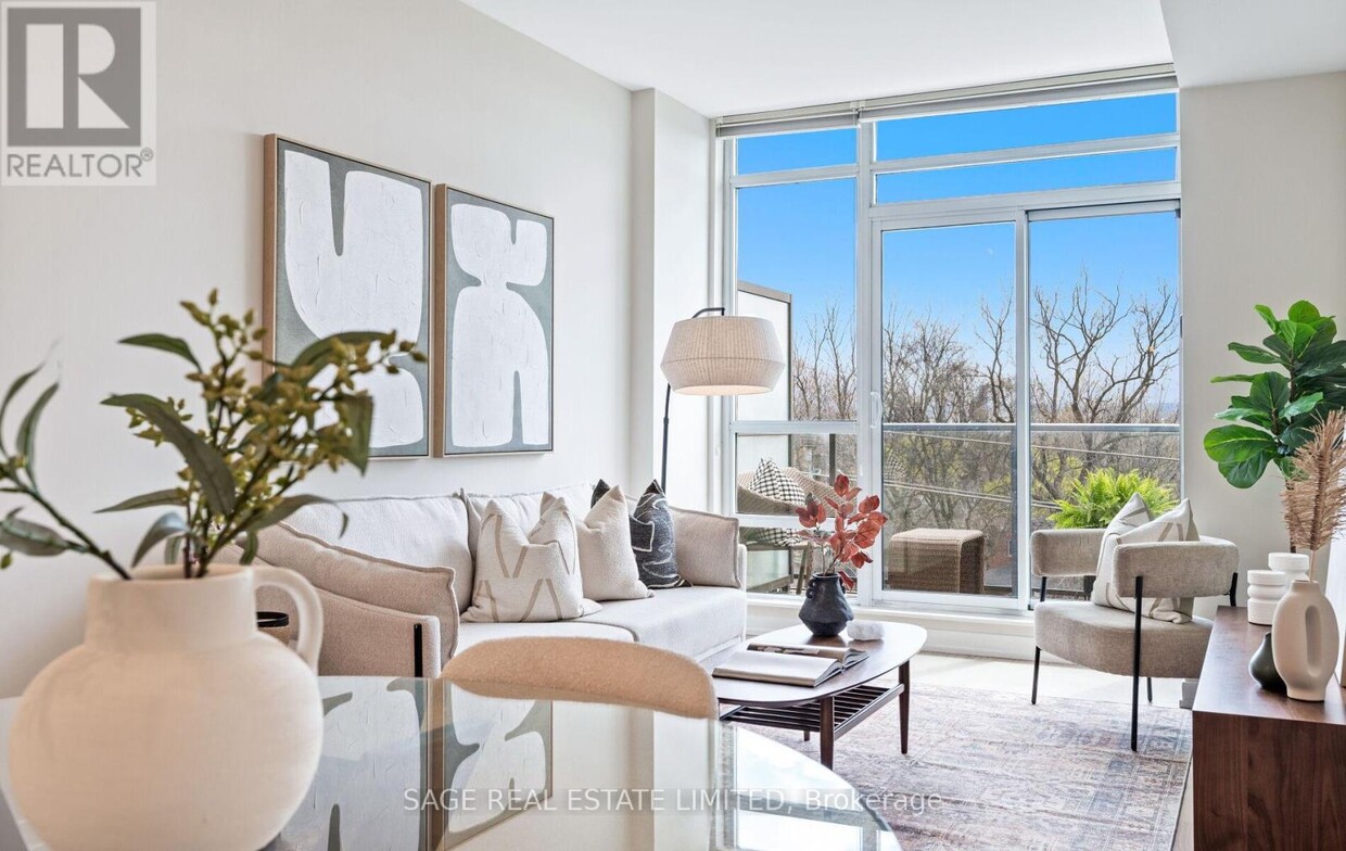 Photo principale - 8-528 Fieldway Rd