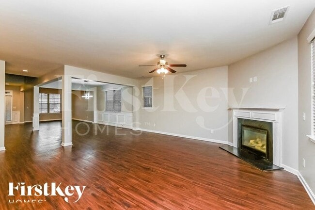 Building Photo - 520 Palm Springs Cir