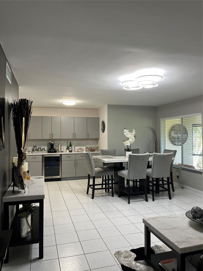 Foto del edificio - 113 Lake Pine Cir