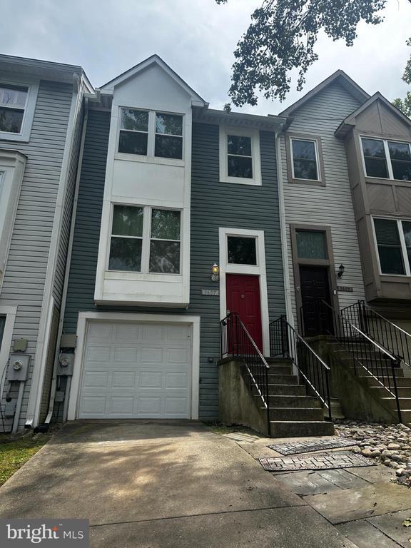 Building Photo - 9607 Clocktower Ln