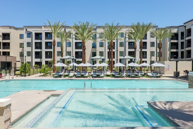 Resort Style Pool - Lumara