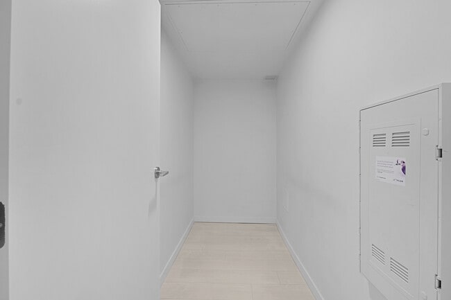 Building Photo - 180 2nd Av E