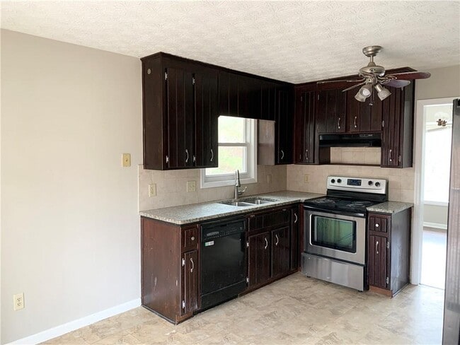 Building Photo - 2256 Ravenwood Trail