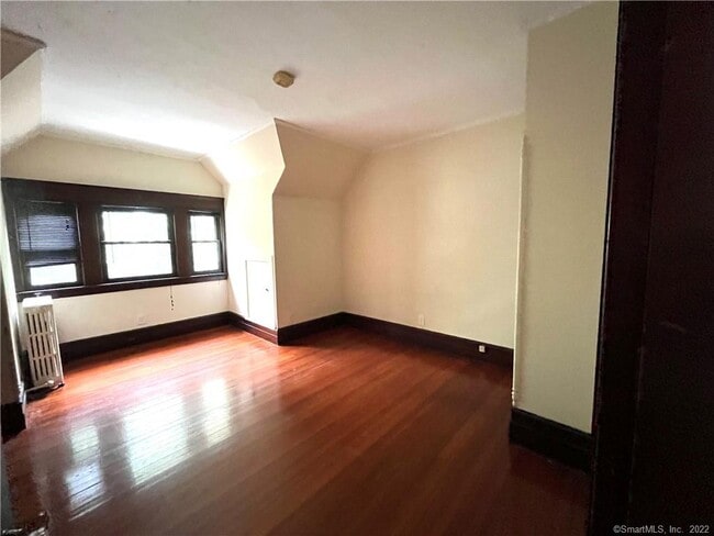 Foto del edificio - 738 Whitney Ave