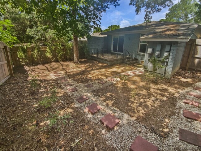 Building Photo - Mid-Century Condo in Plaza Midwood/NoDa