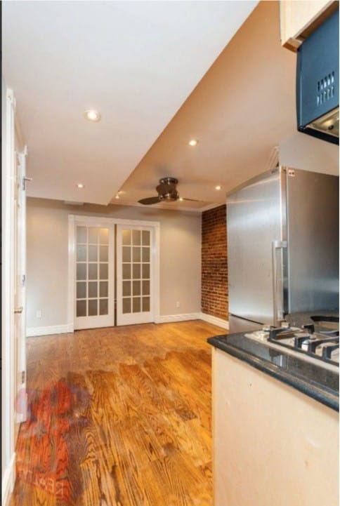 Primary Photo - 223 E 23rd St