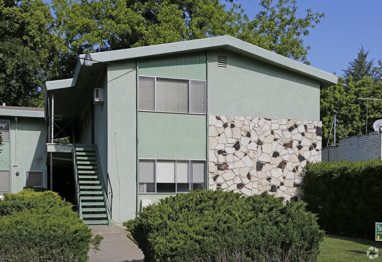 Building Photo - 310 34th St