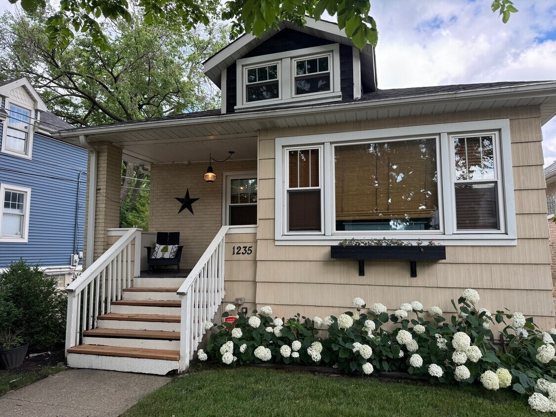 Foto principal - 1235 Darrow Ave