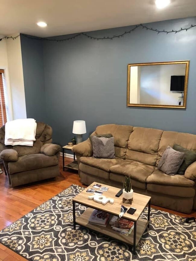 Living room - 2238 Kimball St