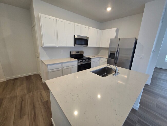 Foto del edificio - Brand New Townhome within walking distance to Elementary School