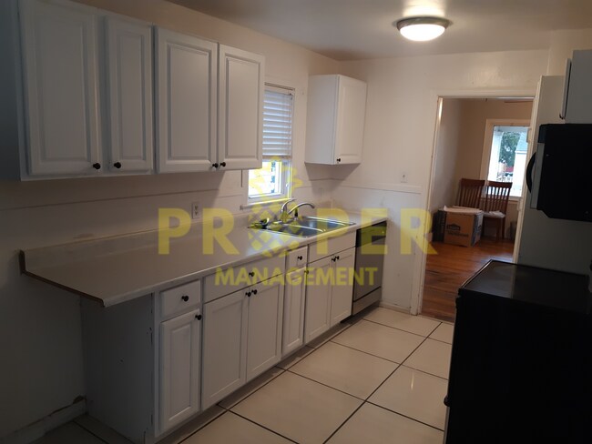 Foto del edificio - 2 bedrooms 1 bathroom house