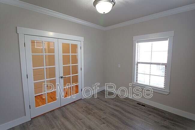Foto del edificio - 2271 E Powder River St