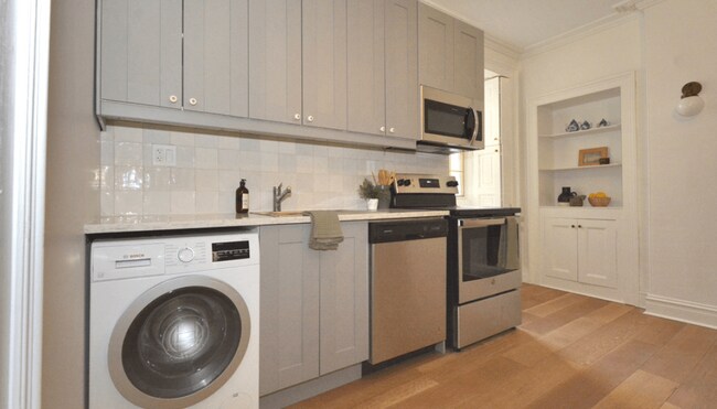 Building Photo - 1352 Hollis Street