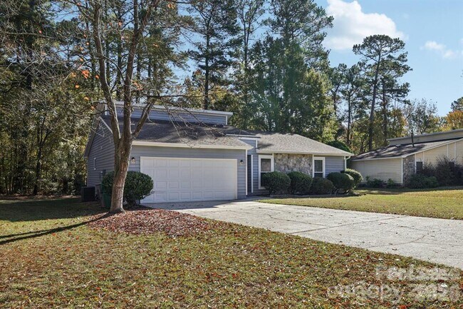 Foto del edificio - 7030 Huntsmaster Dr