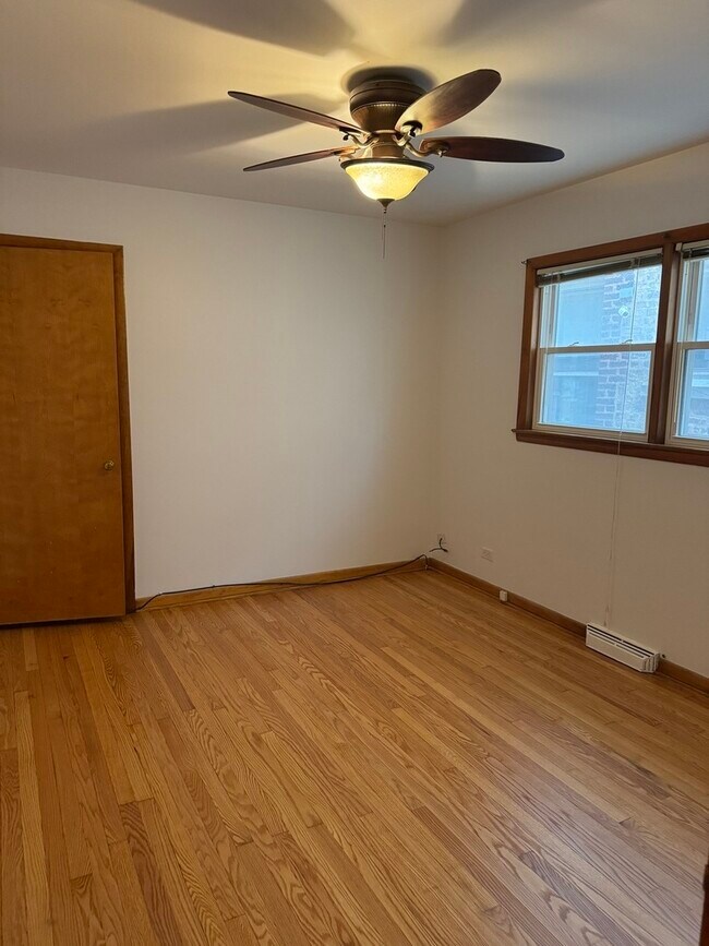 Foto del edificio - 4947 N Mason Ave
