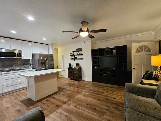 Foto del edificio - 14413 Passage Ave