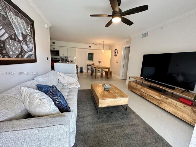 Building Photo - 2640 S University Dr