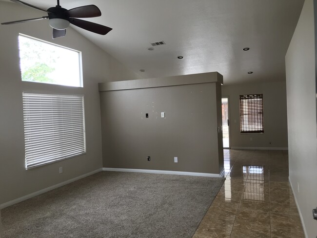 Building Photo - 3BD/2BA May Ranch Home!
