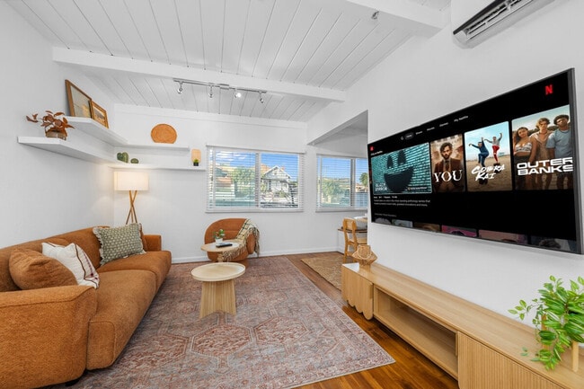 Building Photo - 2710 L St