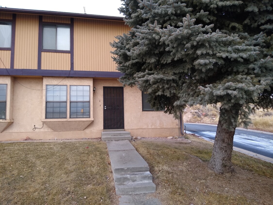 Primary Photo - 171 College Way