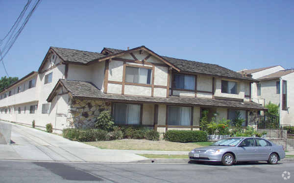 Primary Photo - 515 Pomelo Ave