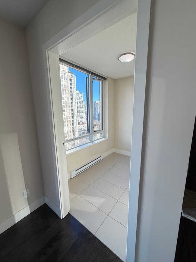 Building Photo - 1088 Richards St