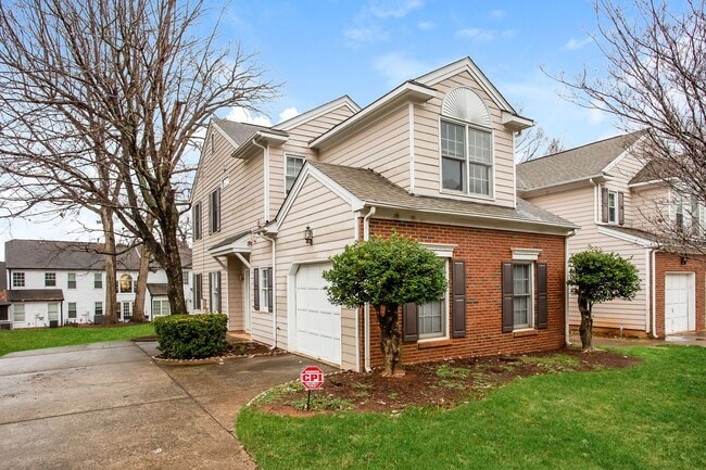 Foto del edificio - Charlotte -  3 bedroom 2.5 bath Townhome - Davis Lake Community