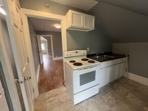 Building Photo - 385 Lutz St
