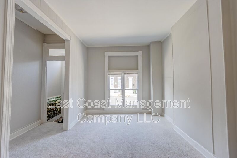 Primary Photo - 623 N Pulaski St