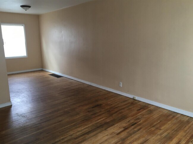 Foto del edificio - 1233 W Mullan Ave