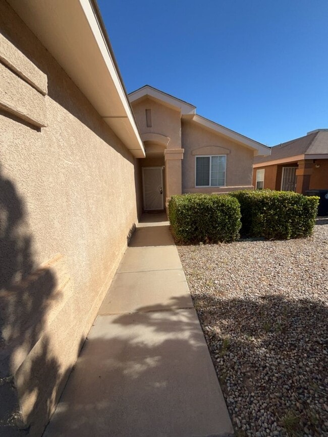 Foto del edificio - Three Bedroom, two Bath single-story home.