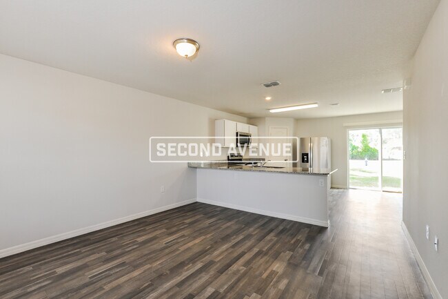 Foto del edificio - 41 Raemoor Dr