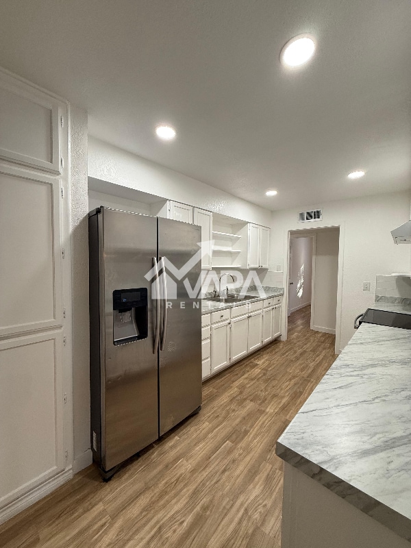 Building Photo - 319 Surrels Ave