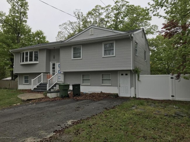 Building Photo - 198 Whalepond Rd