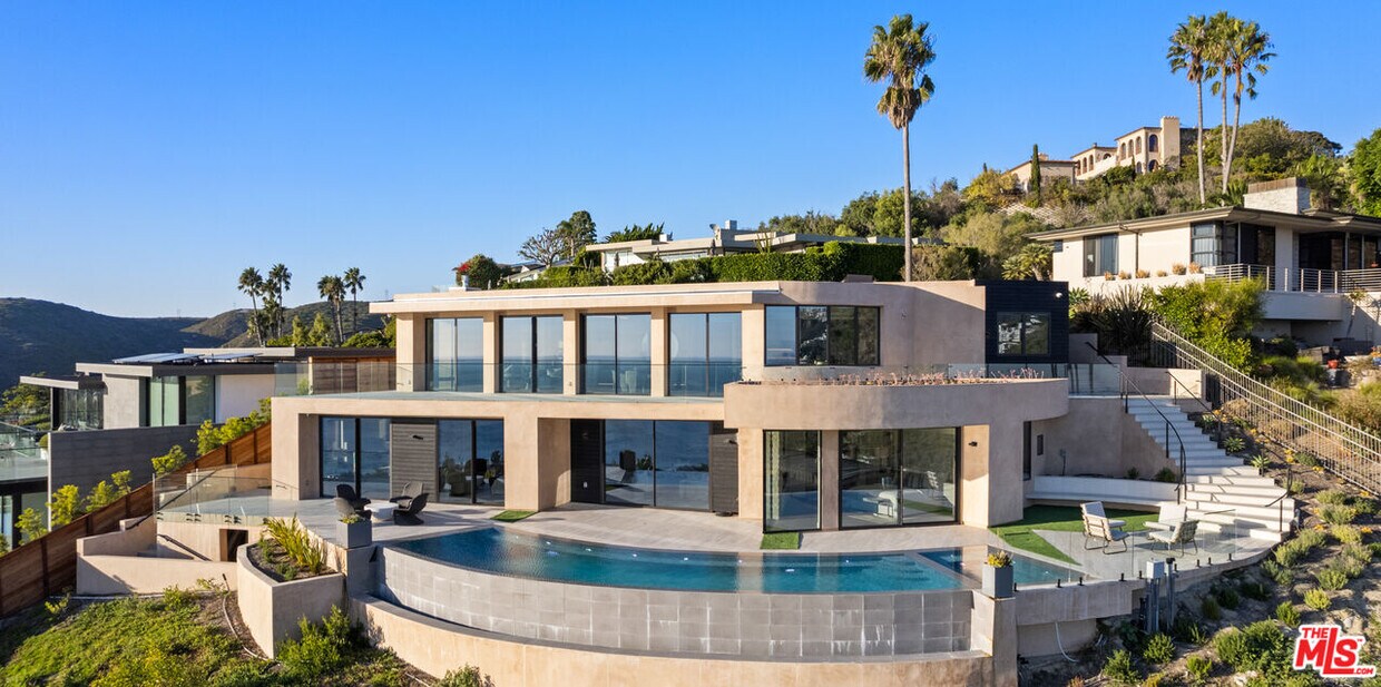 Foto principal - 1218 Coronado Dr