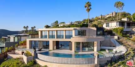 Building Photo - 1218 Coronado Dr