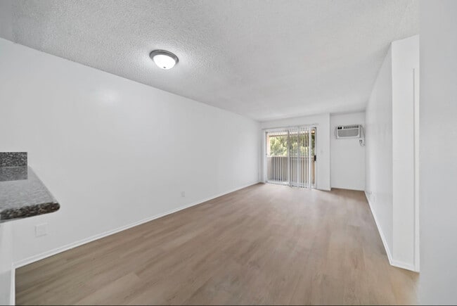 Foto del edificio - 1008 Rosemont Ave