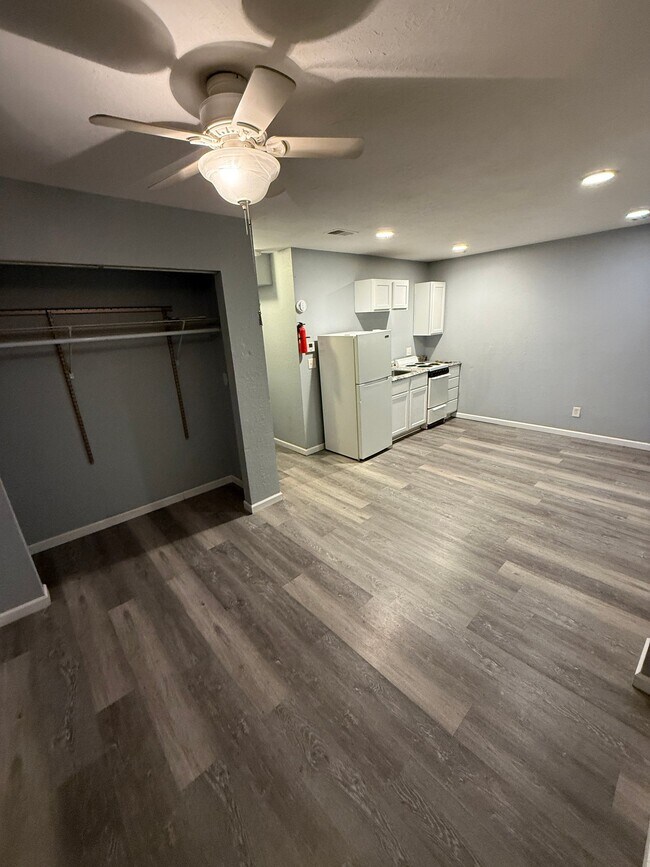 Foto del edificio - 5423-5425 E 27th St