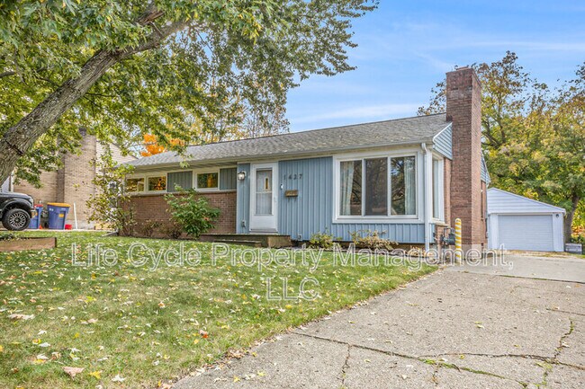 Foto del edificio - 1437 Lewison Ave NE