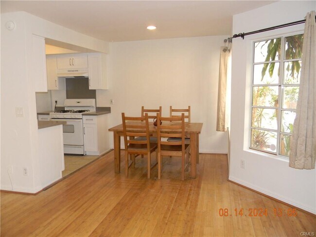 Foto del edificio - 14727 Magnolia Blvd