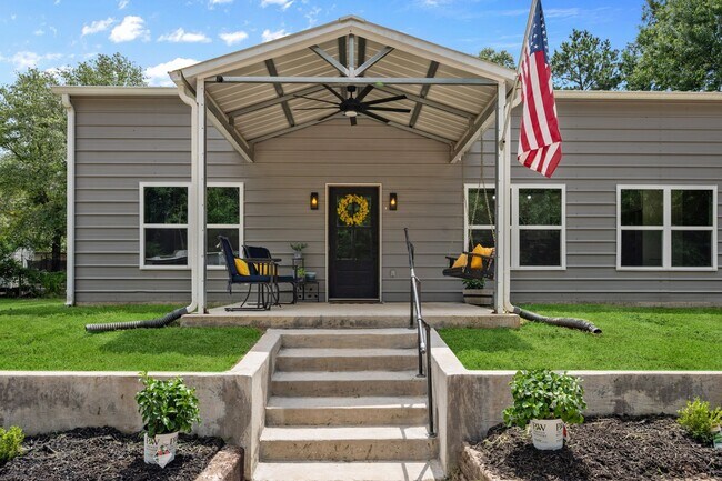 Building Photo - 376 Jill St