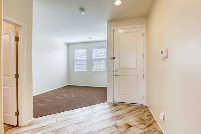 Foto del edificio - Great 3 bedroom home close to Nellis AFB