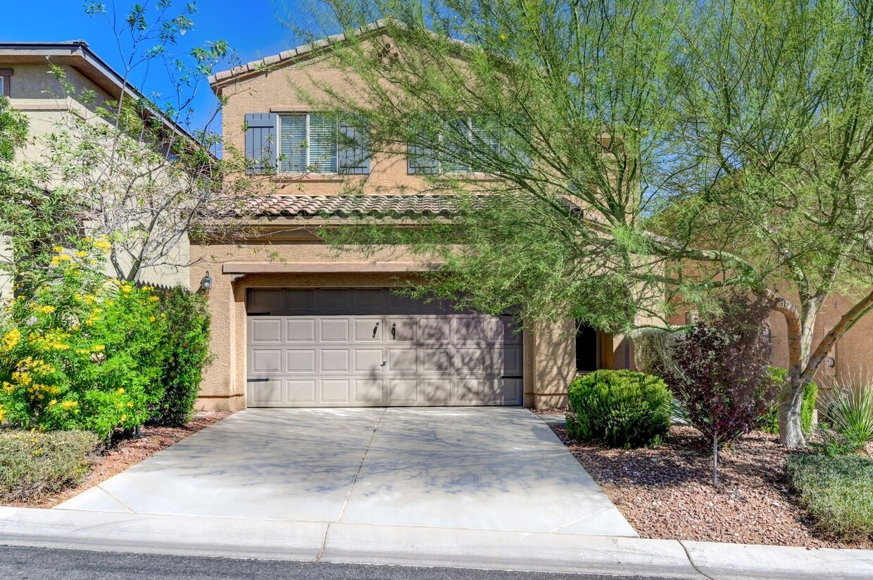 Foto principal - House For Rent! 4 beds, 3 baths Community ...