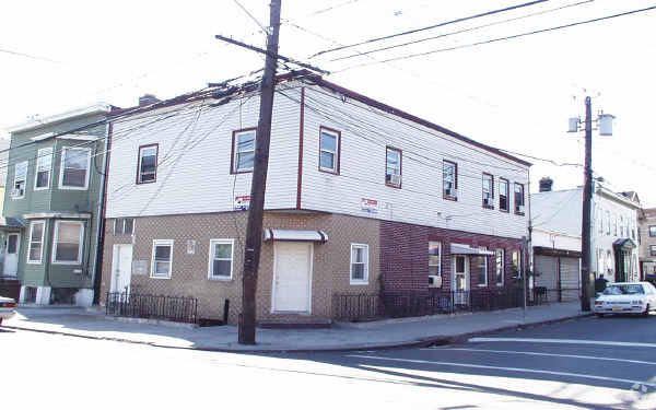 Building Photo - 178 Thomas St