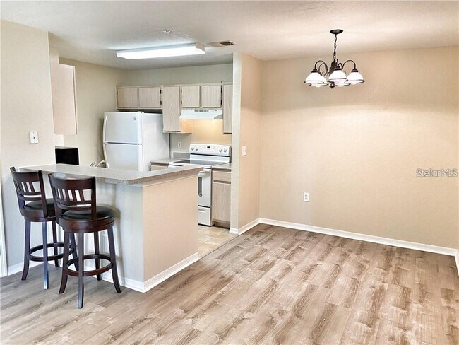 Building Photo - 8911 Manor Loop