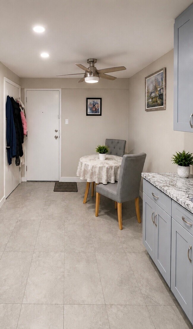 Foto del edificio - 8810 Briar Ct