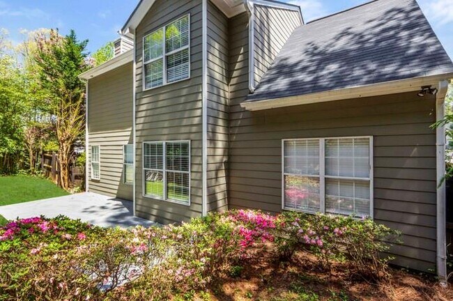 Building Photo - 1081 Litchfield Way SW