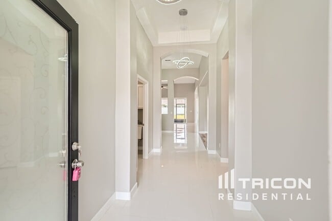 Building Photo - 1028 Appian Pl